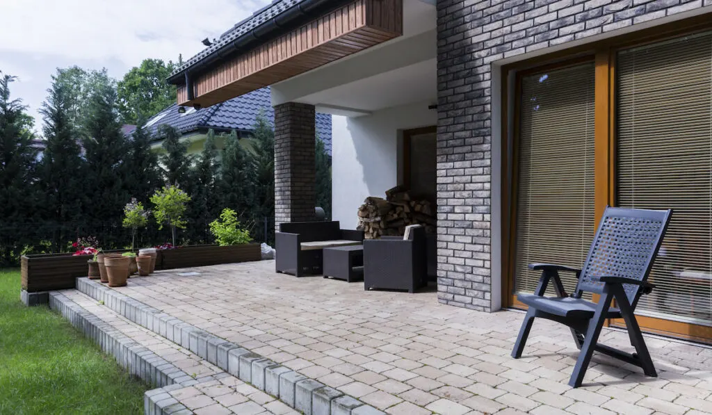 Patip Paver Concept Patio with chairs and table