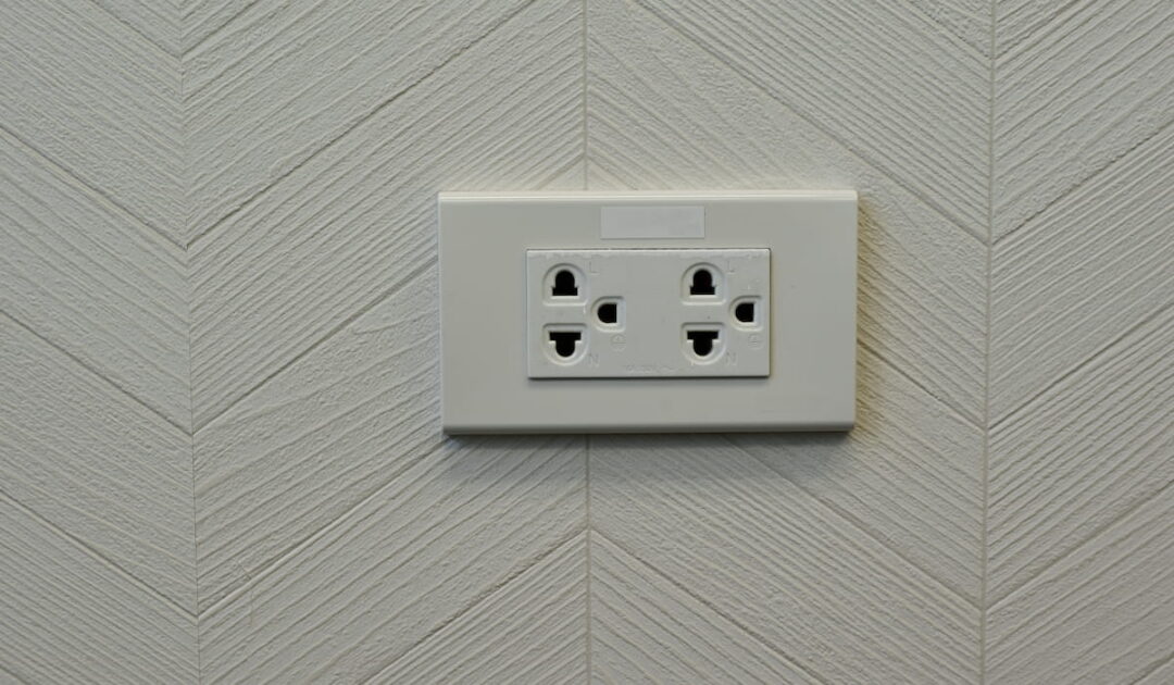 Vertical vs. Horizontal Kitchen Outlets—Which Is Best? - DIY All Day