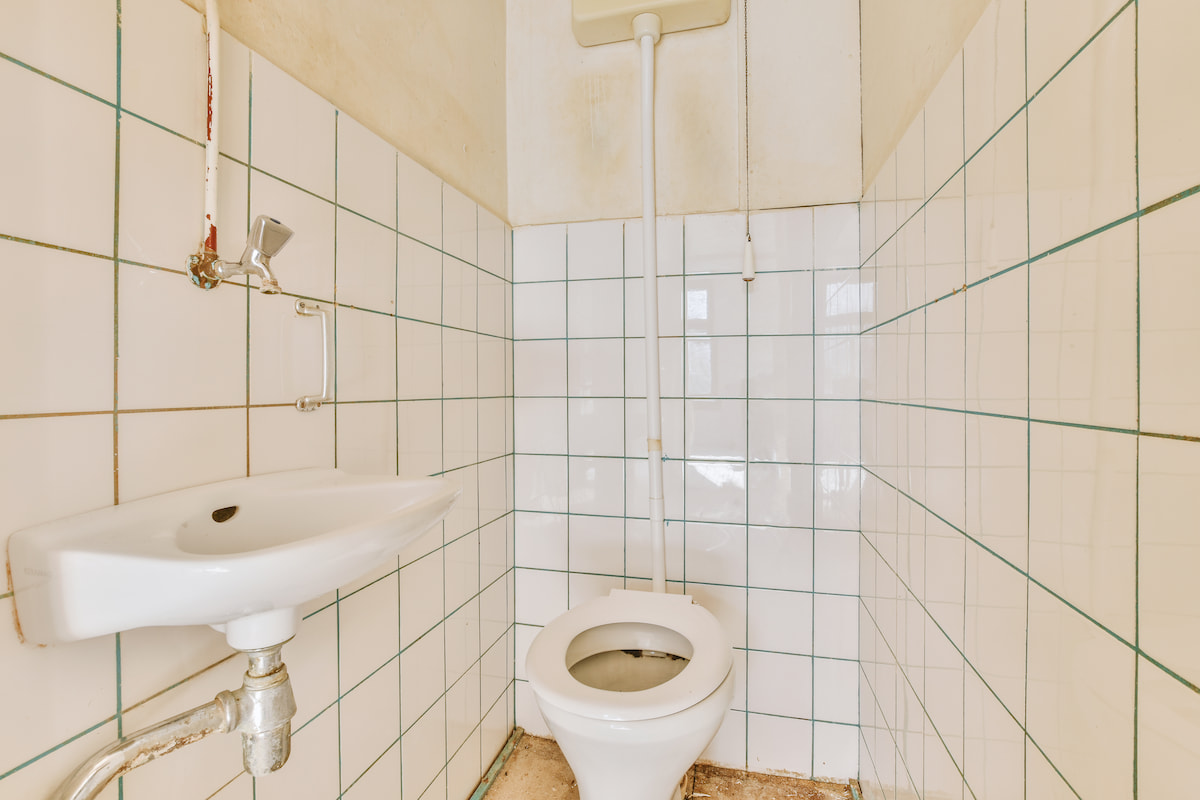 Why Is My Toilet Water Brown? 5 Possible Reasons DIY
